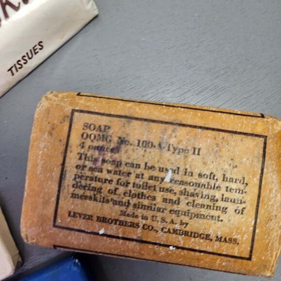 Vintage Soap & Tissue Collection With Camay & Doeskin - Picture 3 of 10